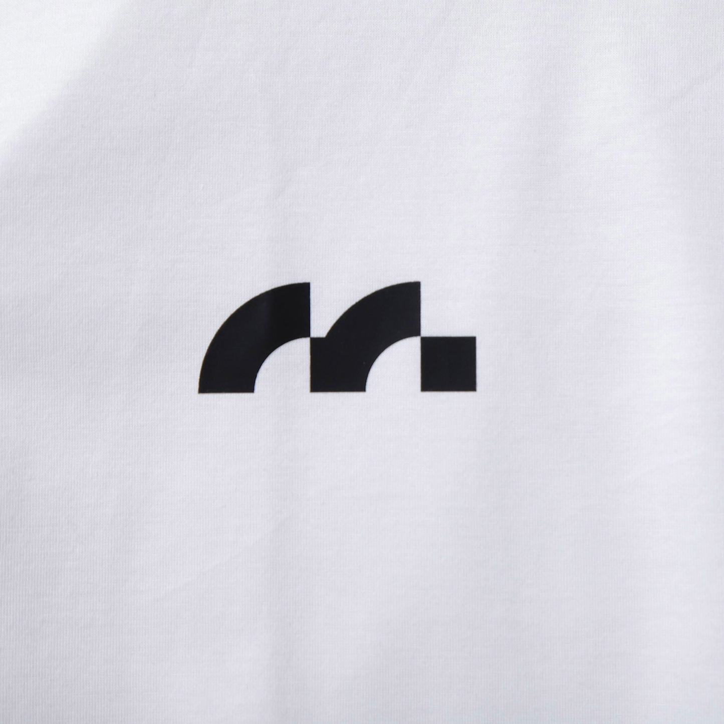 BASIC LOGO T-SHIRT